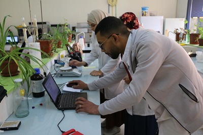 Visite d’une délégation de l’ENTV aux étudiants porteurs de projets innovants à l’Incubateur de l’UFAS 